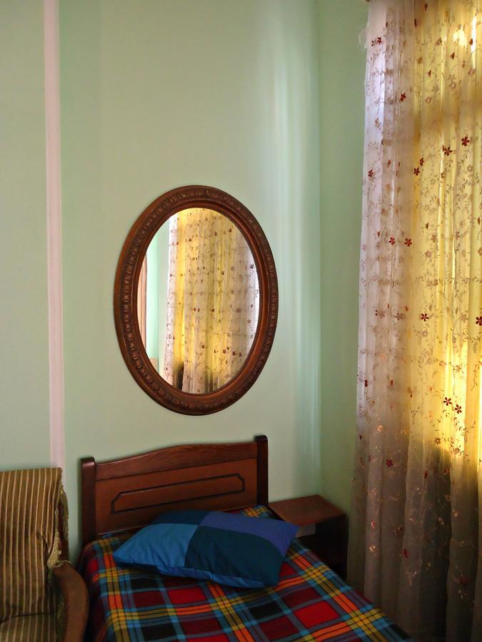 Albatros Bed & Breakfast Tbilisi Bagian luar foto