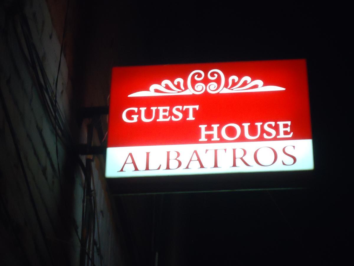 Albatros Bed & Breakfast Tbilisi Bagian luar foto